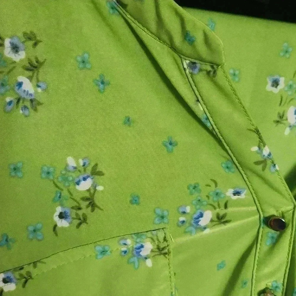Lily Morgan Floral Blouse 2X | Green Stretchy Button Front Top Plus Size - Picture 6 of 9